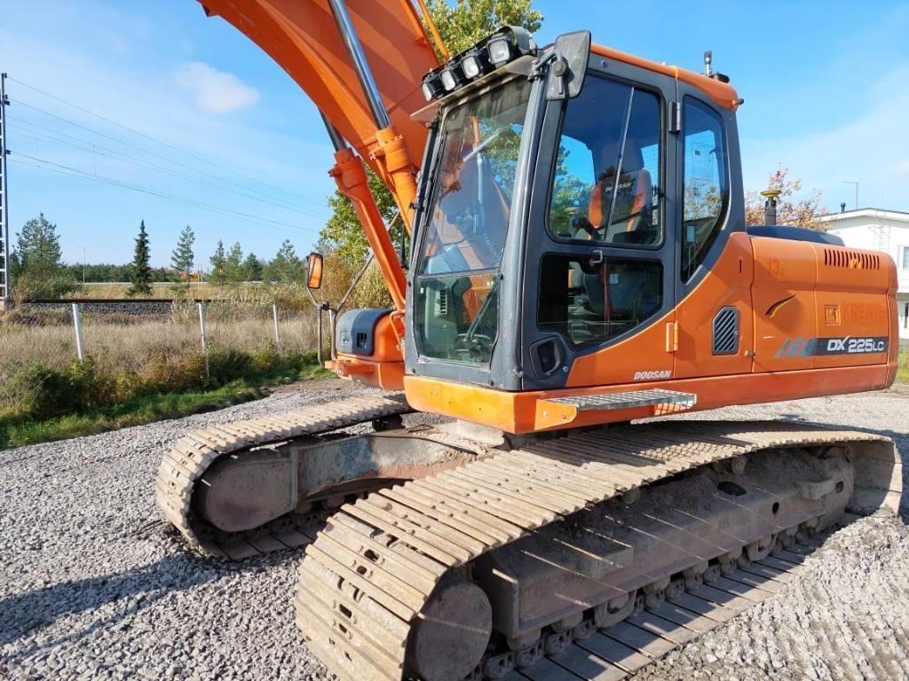 Doosan DX 225 LC Верижен екскаватор