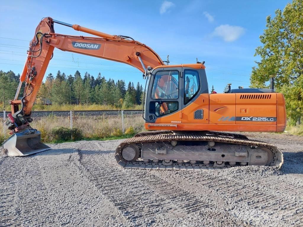 Doosan DX 225 LC Верижен екскаватор