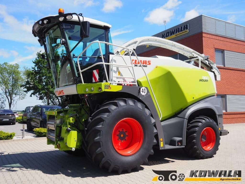 CLAAS Jaguar 860 4WD Самоходни фуражири