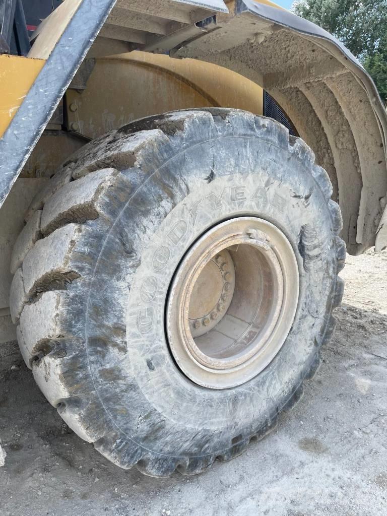 CAT 966 G Колесни товарачи