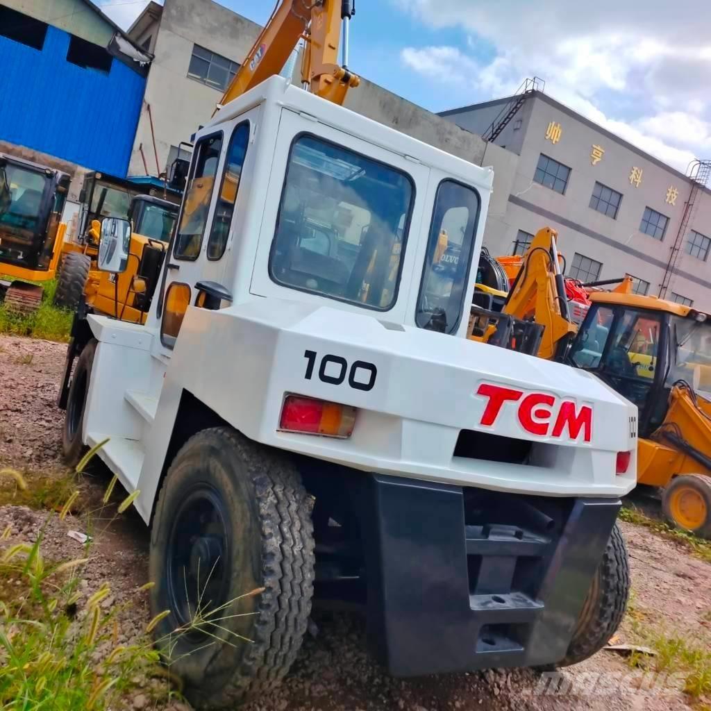 TCM FD100 Дизелови камиони