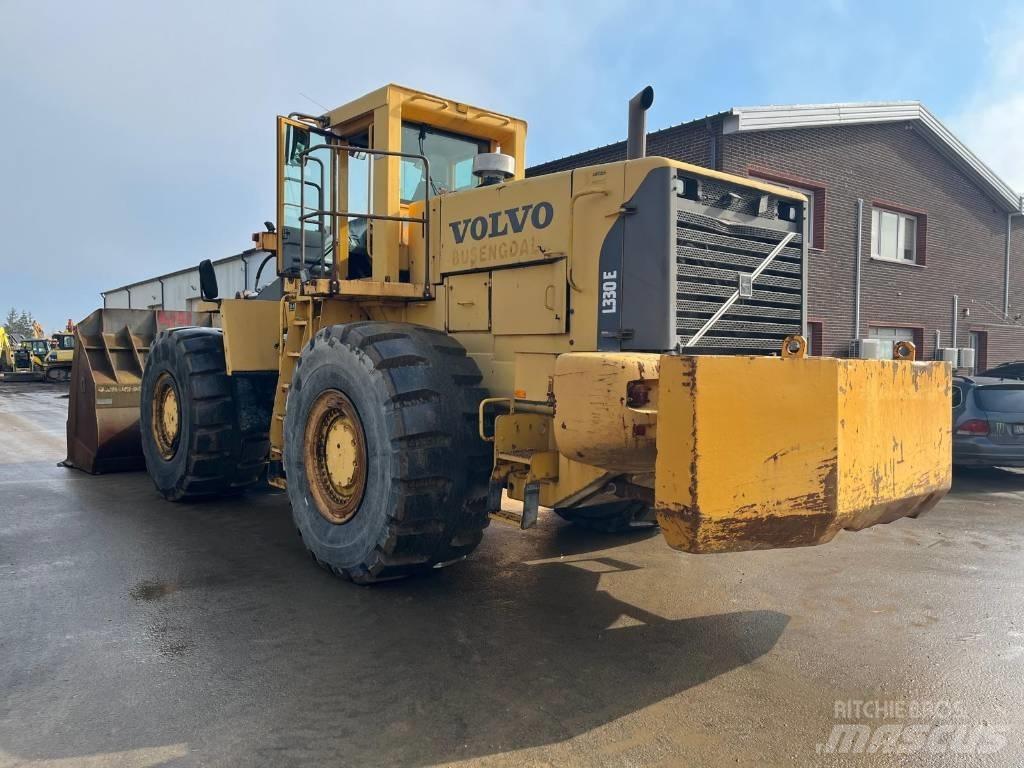 Volvo L 330 E Колесни товарачи