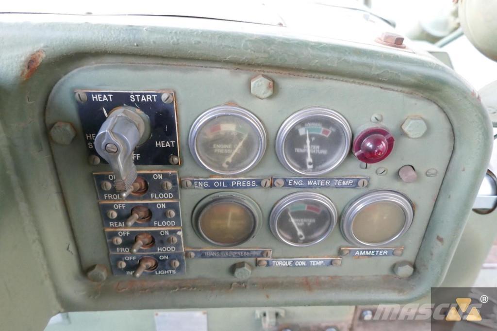 CAT D7F Ex-army Верижни булдозери
