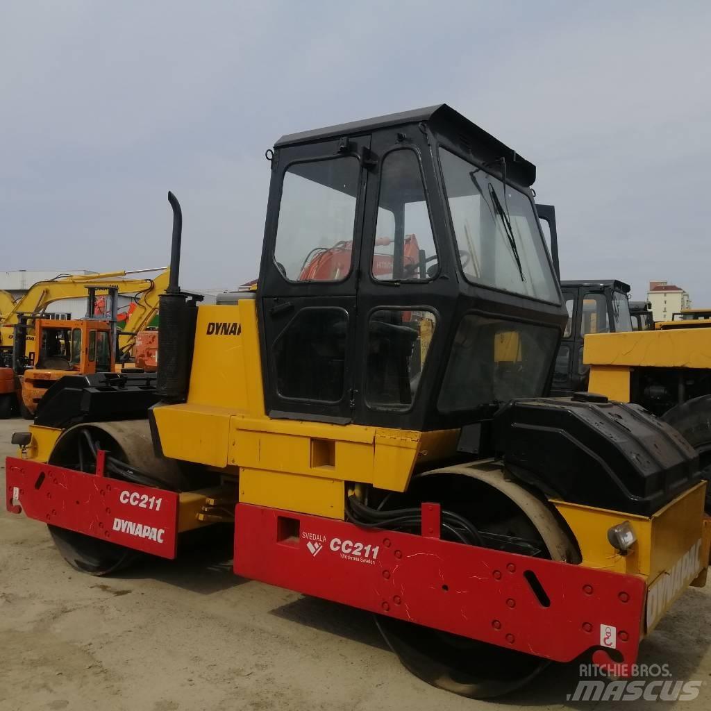 Dynapac CC 211 Двойни барабанни ролки

