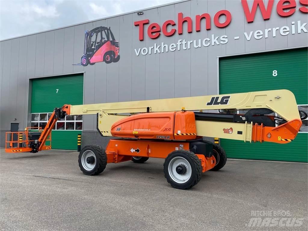 JLG 1250AJP Съчленени стрелови подемници