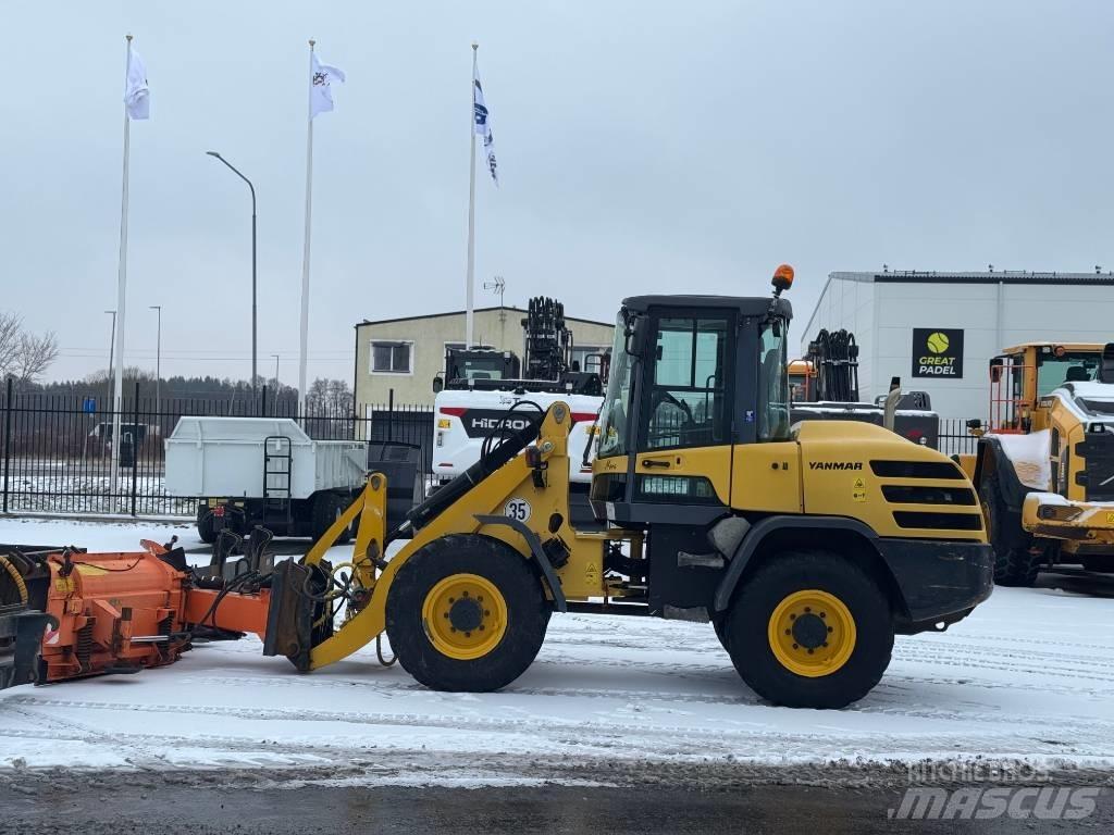 Yanmar V 120 Колесни товарачи