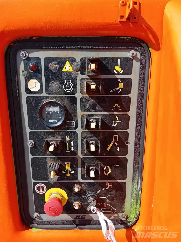 JLG E 450 AJ Съчленени стрелови подемници
