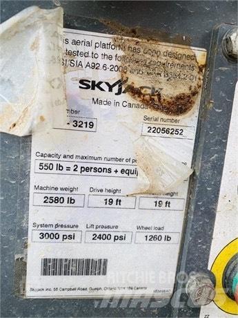 SkyJack SJ 3219 Ножични работни платформи