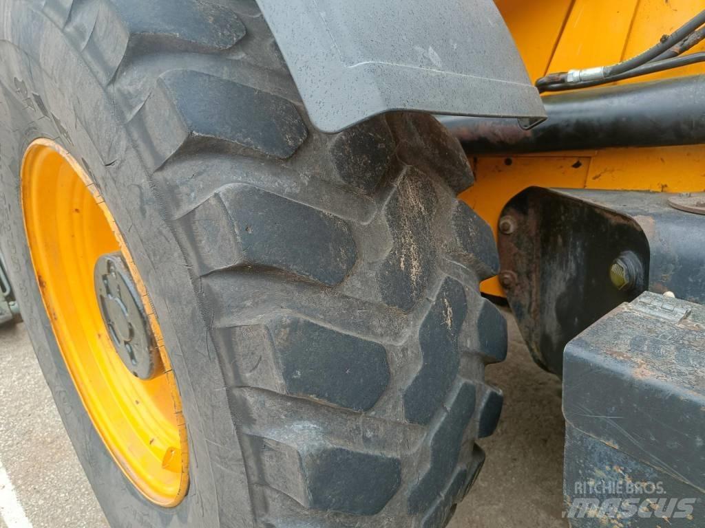 JCB 4 CX Товарач със заден ексватор