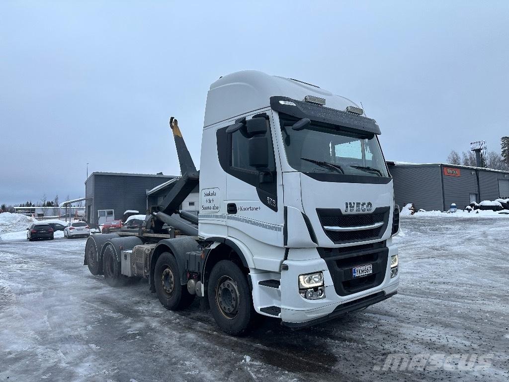Iveco X-Way 560 8x2 Камиони с кран с кука