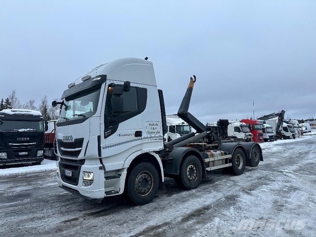 Iveco X-Way 560 8x2 Камиони с кран с кука