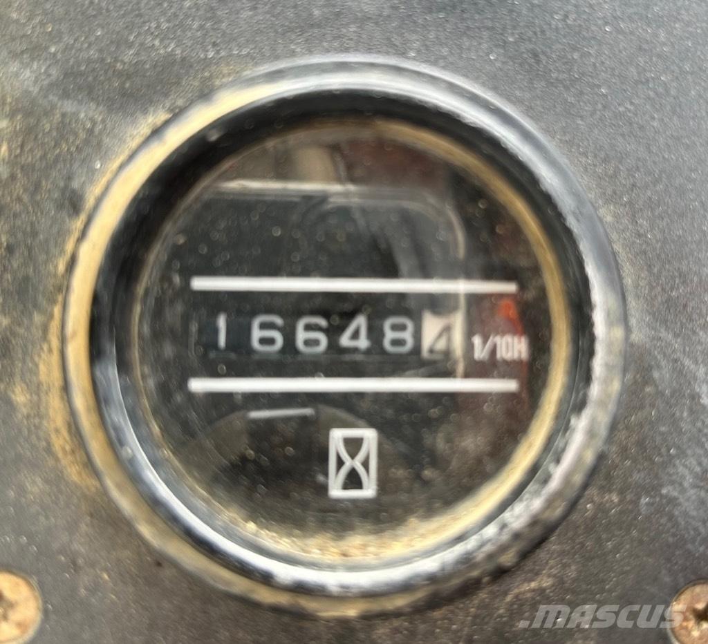 Nissan WF03A35U Дизелови камиони