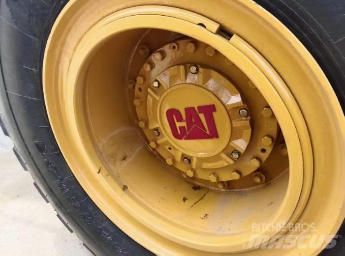 CAT 966H Колесни товарачи