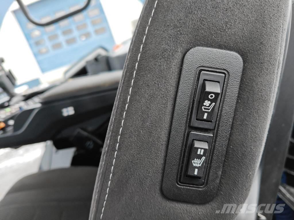 Valtra T 255 Versu Трактори