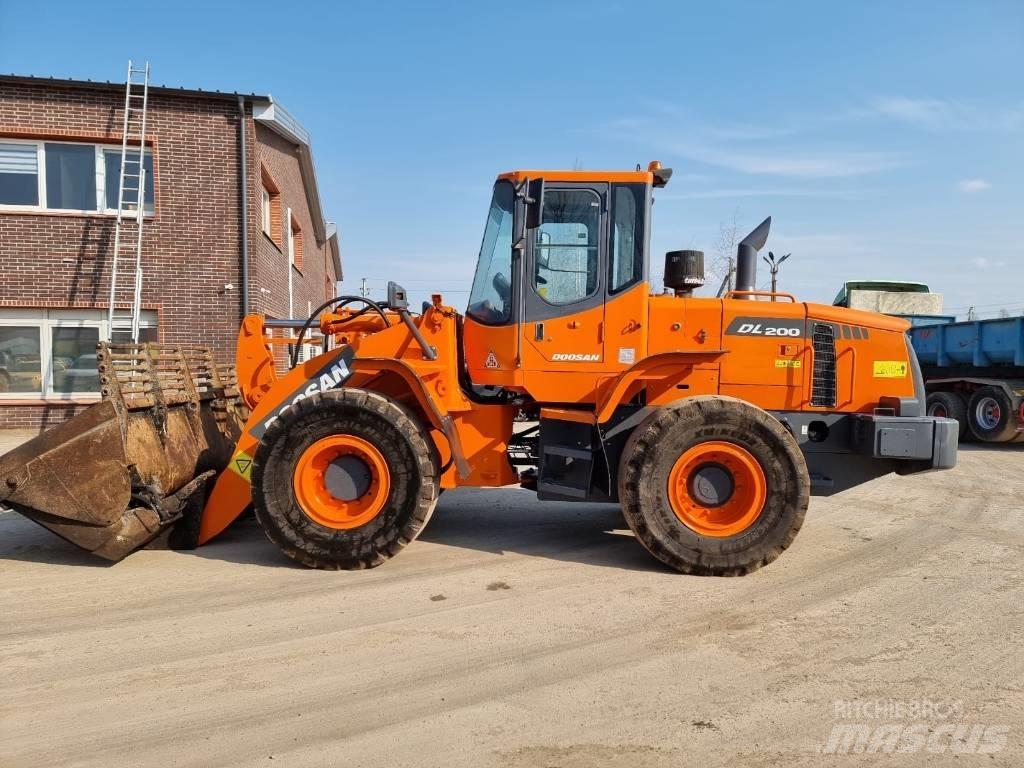 Doosan DL 200 Колесни товарачи