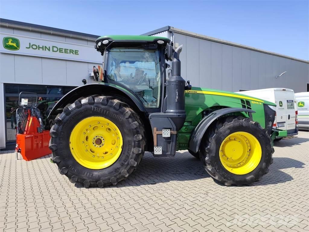 John Deere 8345R Трактори