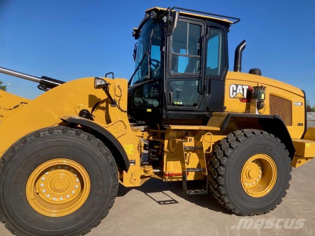 CAT 938M Колесни товарачи