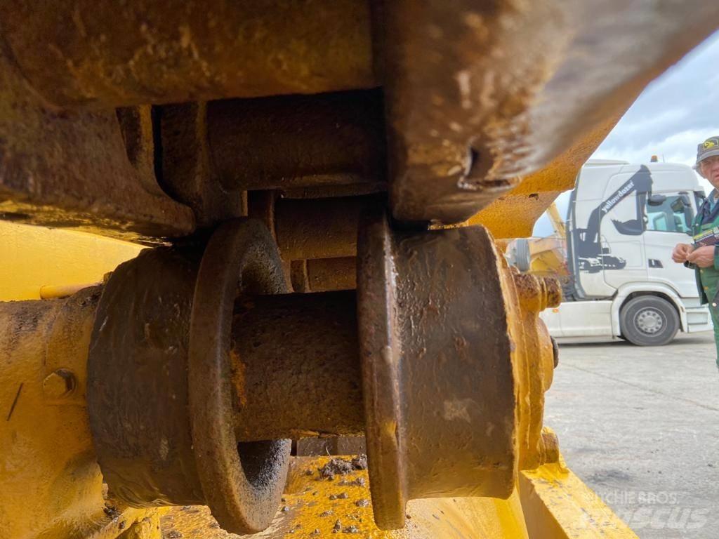 CAT D 8 Верижни булдозери
