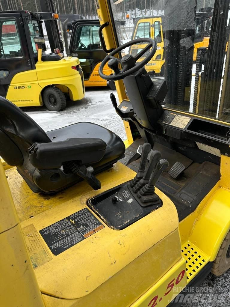 Hyster H2.50XM Камиони с АГУ