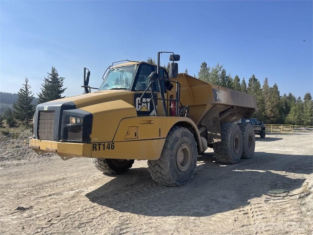 CAT 740B Дъмпери/моторни превозни средства