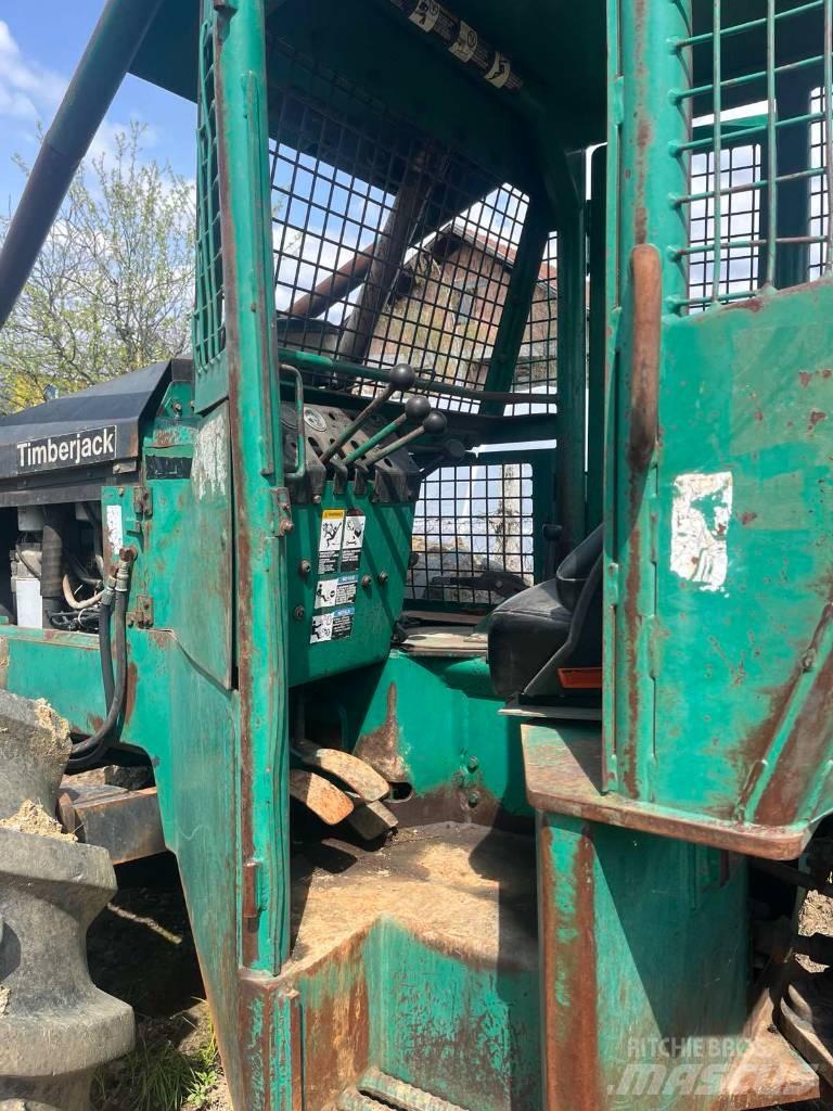 Timberjack 240A Скидери
