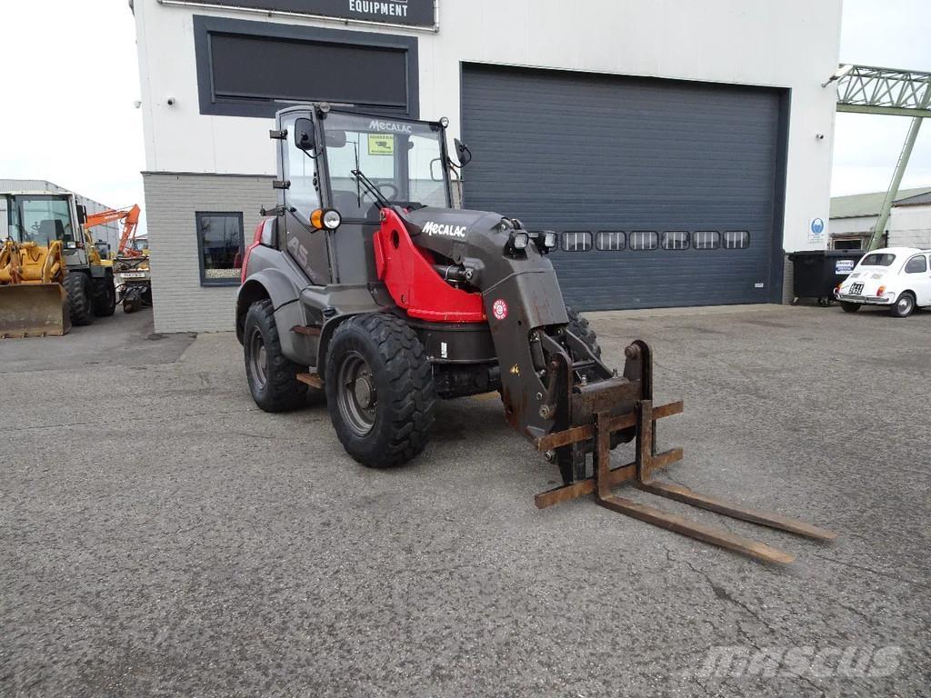 Mecalac AS700 Колесни товарачи