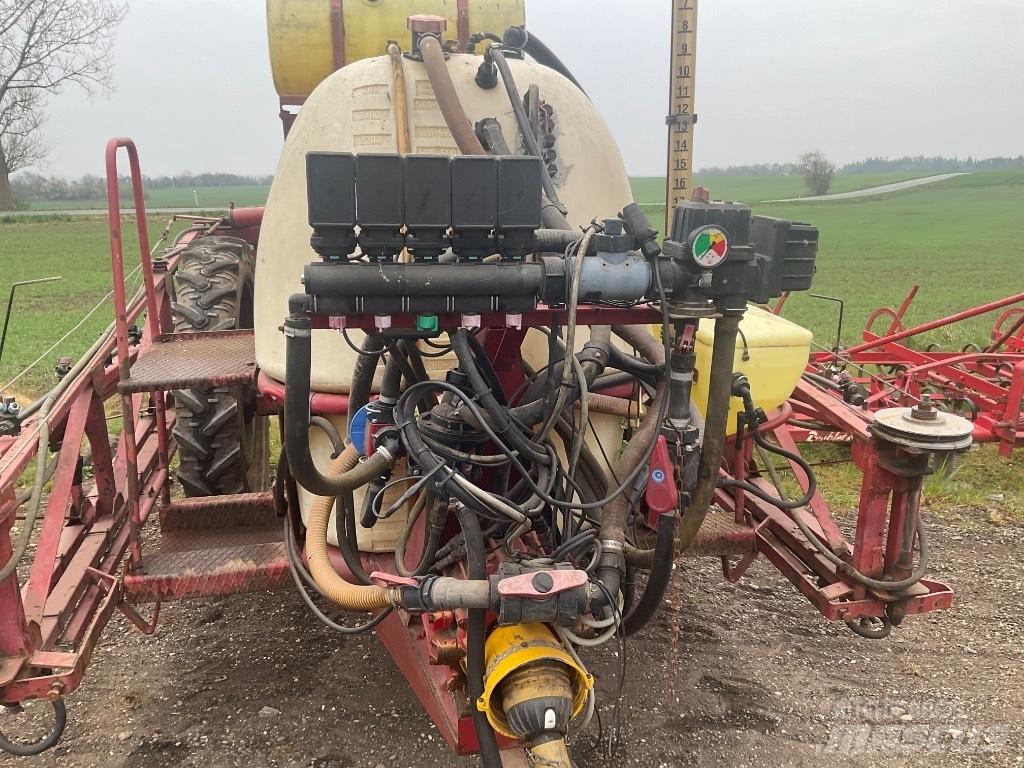 Hardi 2400 Прикачни пръскачки
