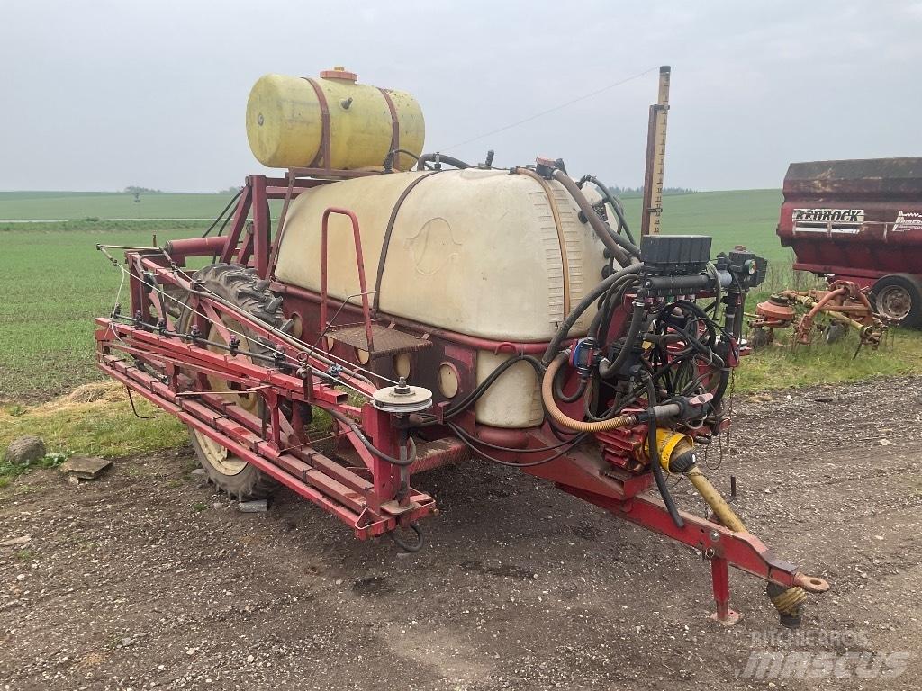 Hardi 2400 Прикачни пръскачки

