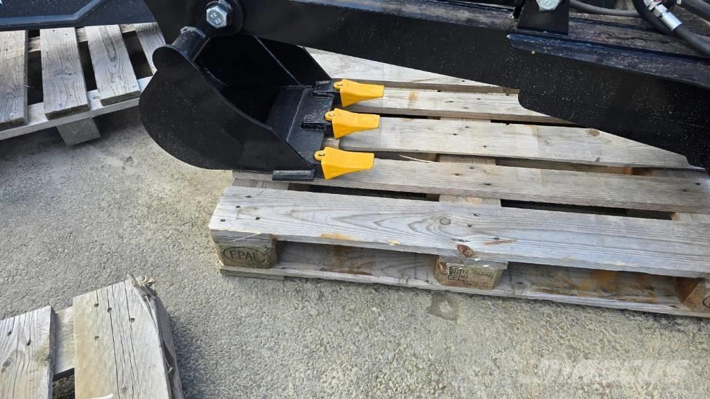  Grävarm Avant bobcat Мини товарачи
