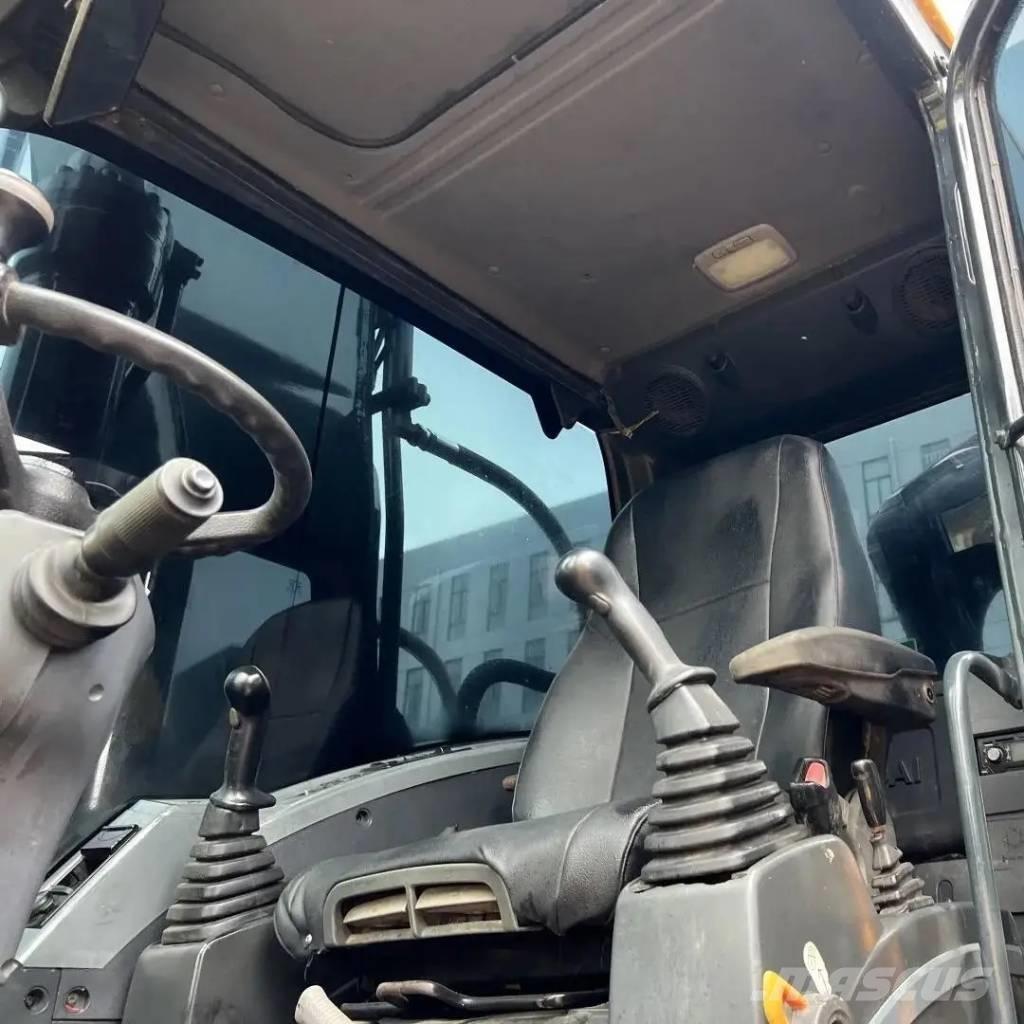 Hyundai R210W-9T Колесни екскаватори