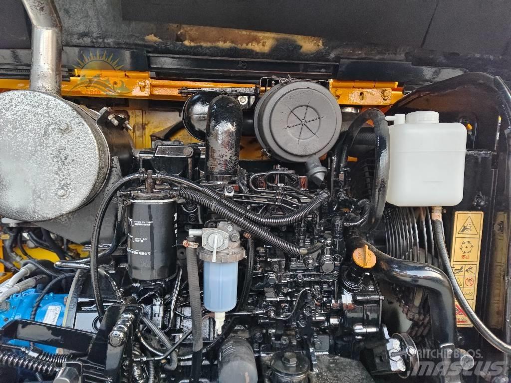 Hyundai R60W Колесни екскаватори