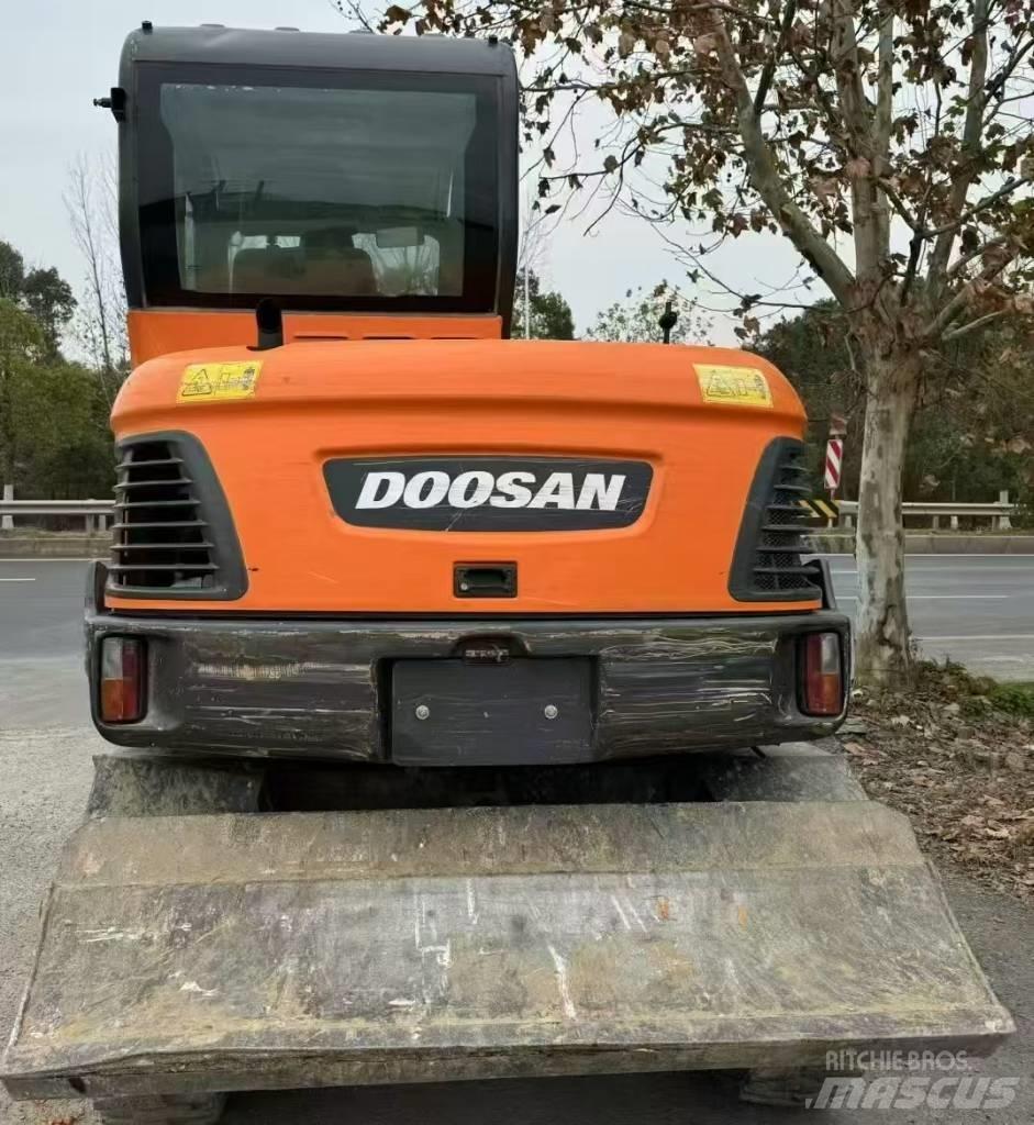 Doosan DX 60 Колесни екскаватори