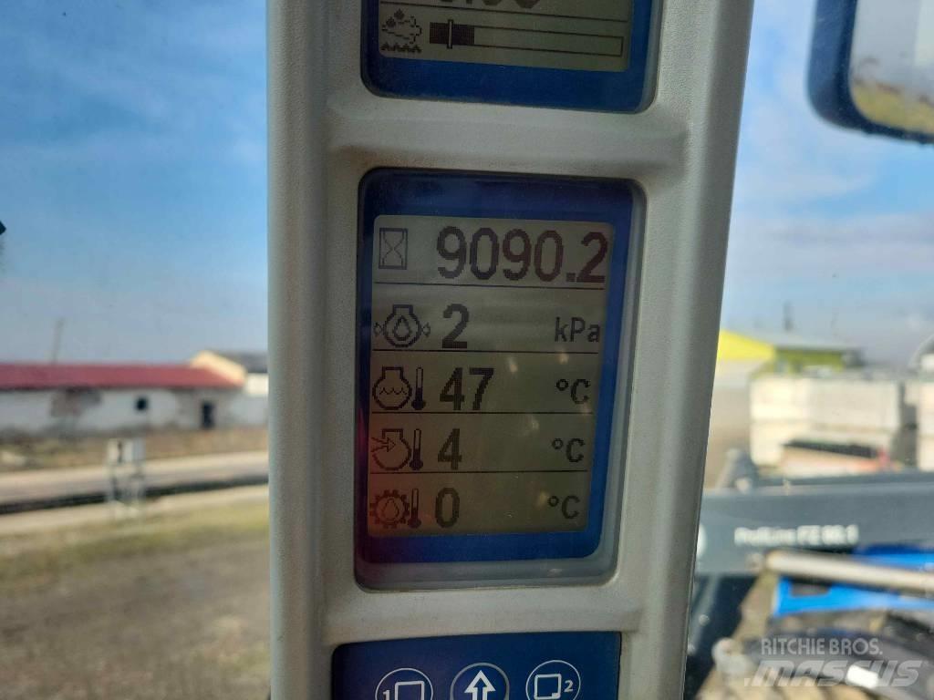 New Holland T 8.360 Трактори