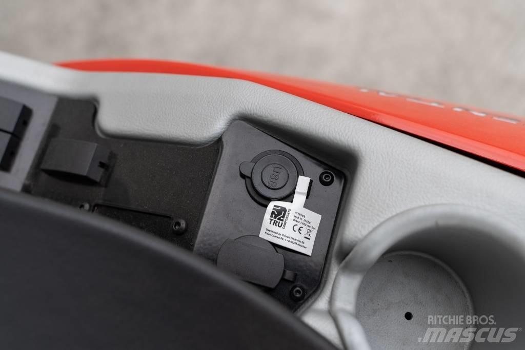 Manitou MLA 3-25HC Мини товарачи