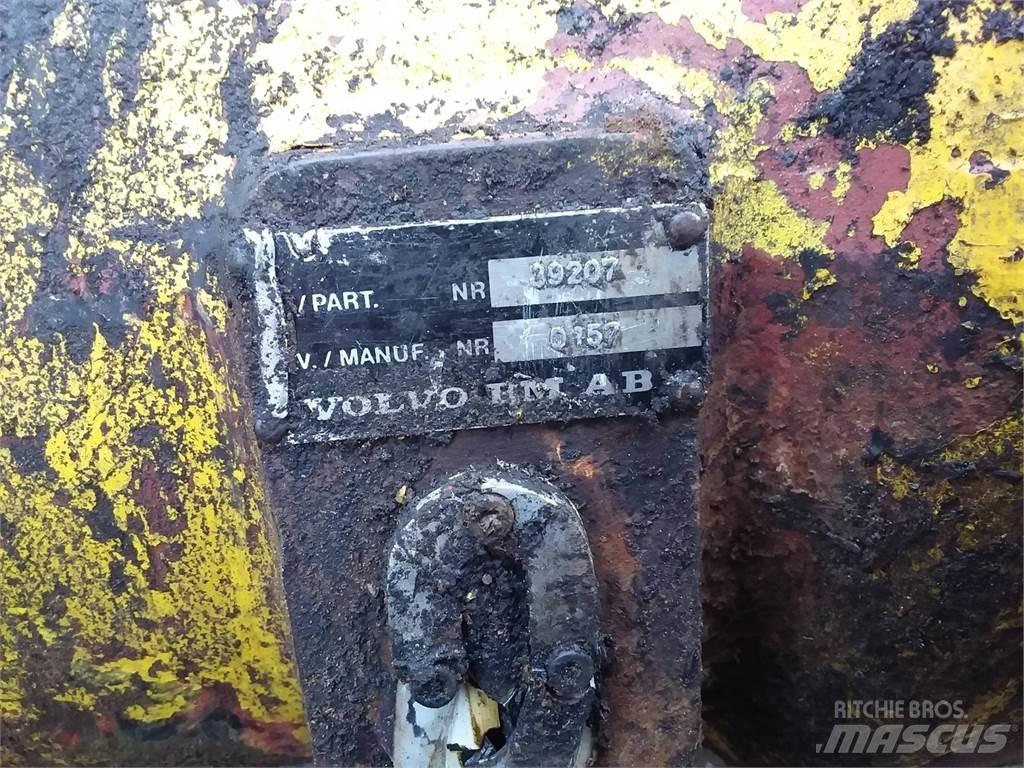 Volvo BM 980 Предаване