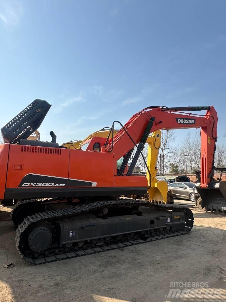 Doosan DX 300 Верижен екскаватор