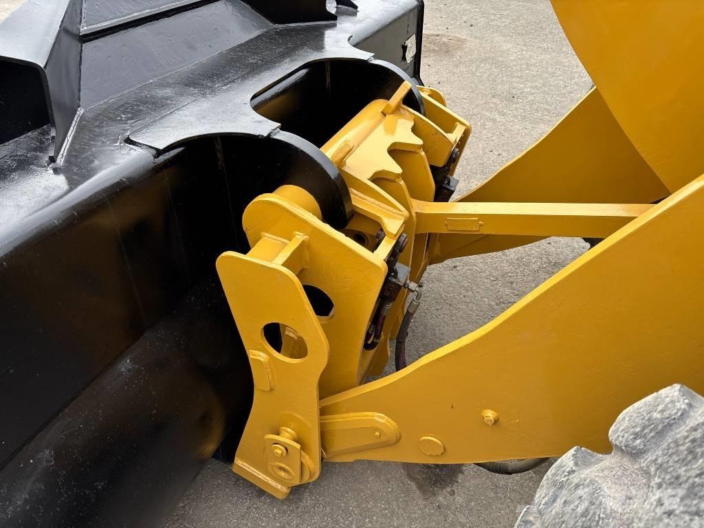 CAT 926M Колесни товарачи