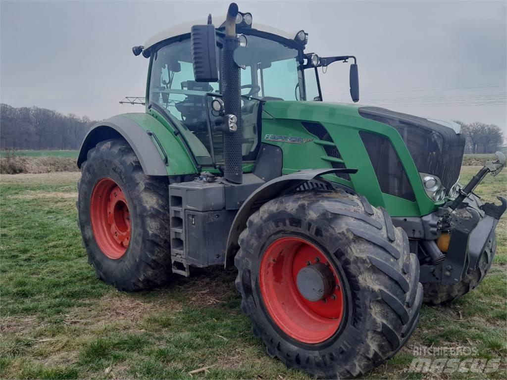 Fendt 826 Vario Трактори