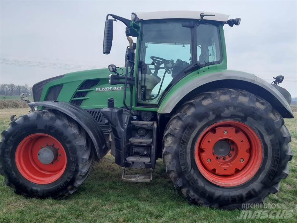 Fendt 826 Vario Трактори