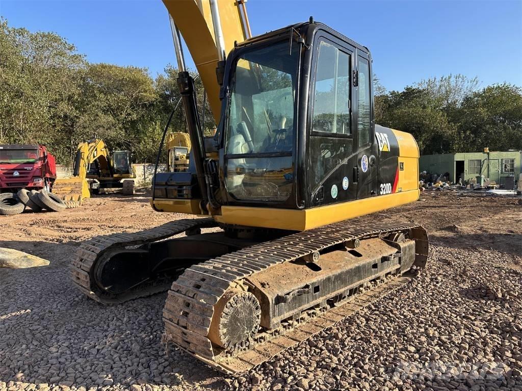 CAT 320 D L Верижен екскаватор