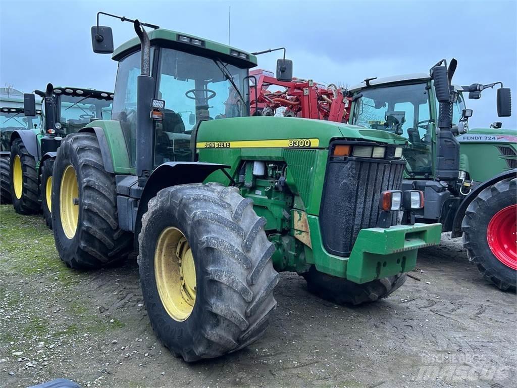 John Deere 8100 Трактори