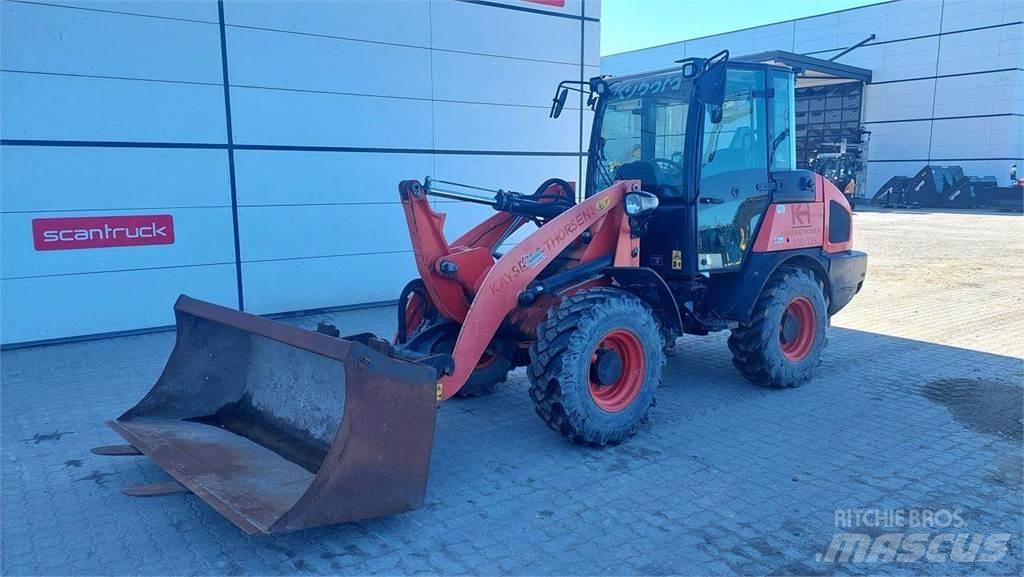 Kubota R085 Многофункционални товарачи