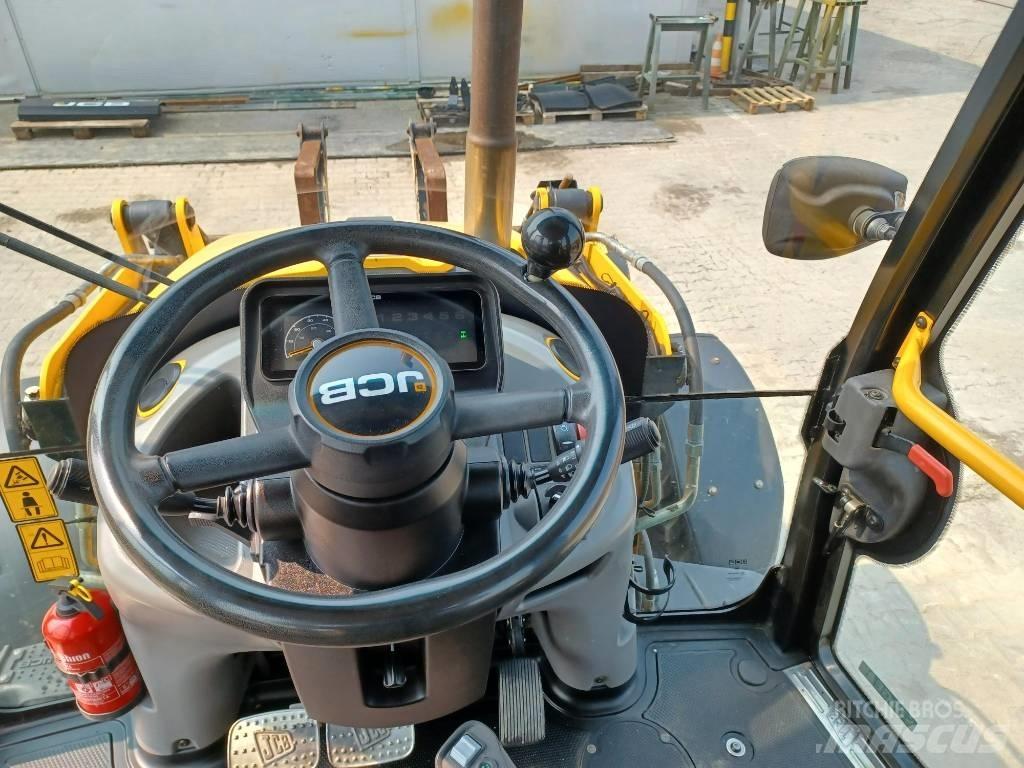 JCB 3CX PLUS AEC Товарач със заден ексватор
