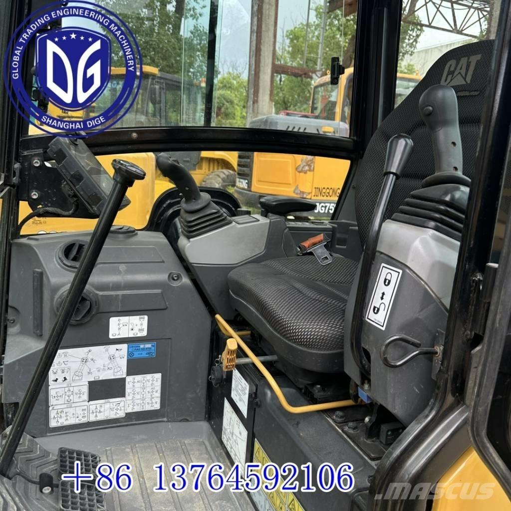 CAT 302 CR Мини екскаватори < 7 т