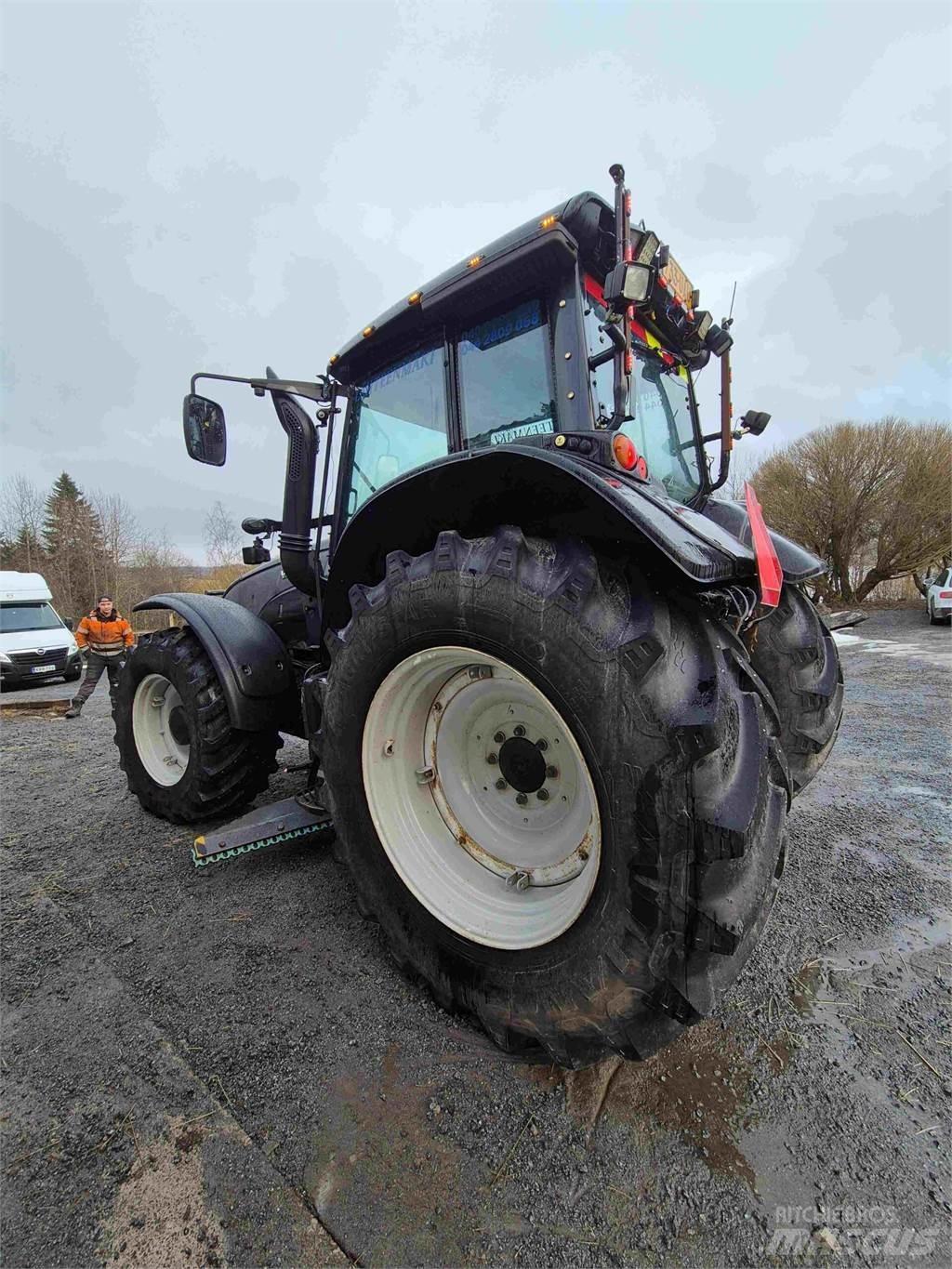 Valtra T191LS Трактори