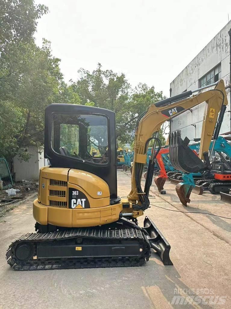 CAT 303 Верижен екскаватор