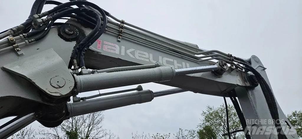 Takeuchi TB 175W Средни екскаватори 7т - 12т