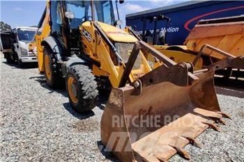 JCB 3CX 4X4 Товарач със заден ексватор