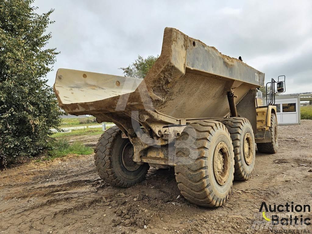 CAT 730 Дъмпери/моторни превозни средства