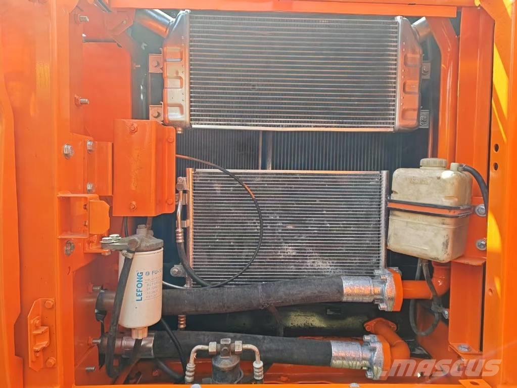 Doosan DX 225 LC Верижен екскаватор